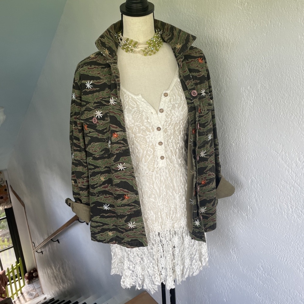 Mystree Vintage Henley Cream lace dress Sheer Button Front Bell Sleeve Small - Picture 5 of 8